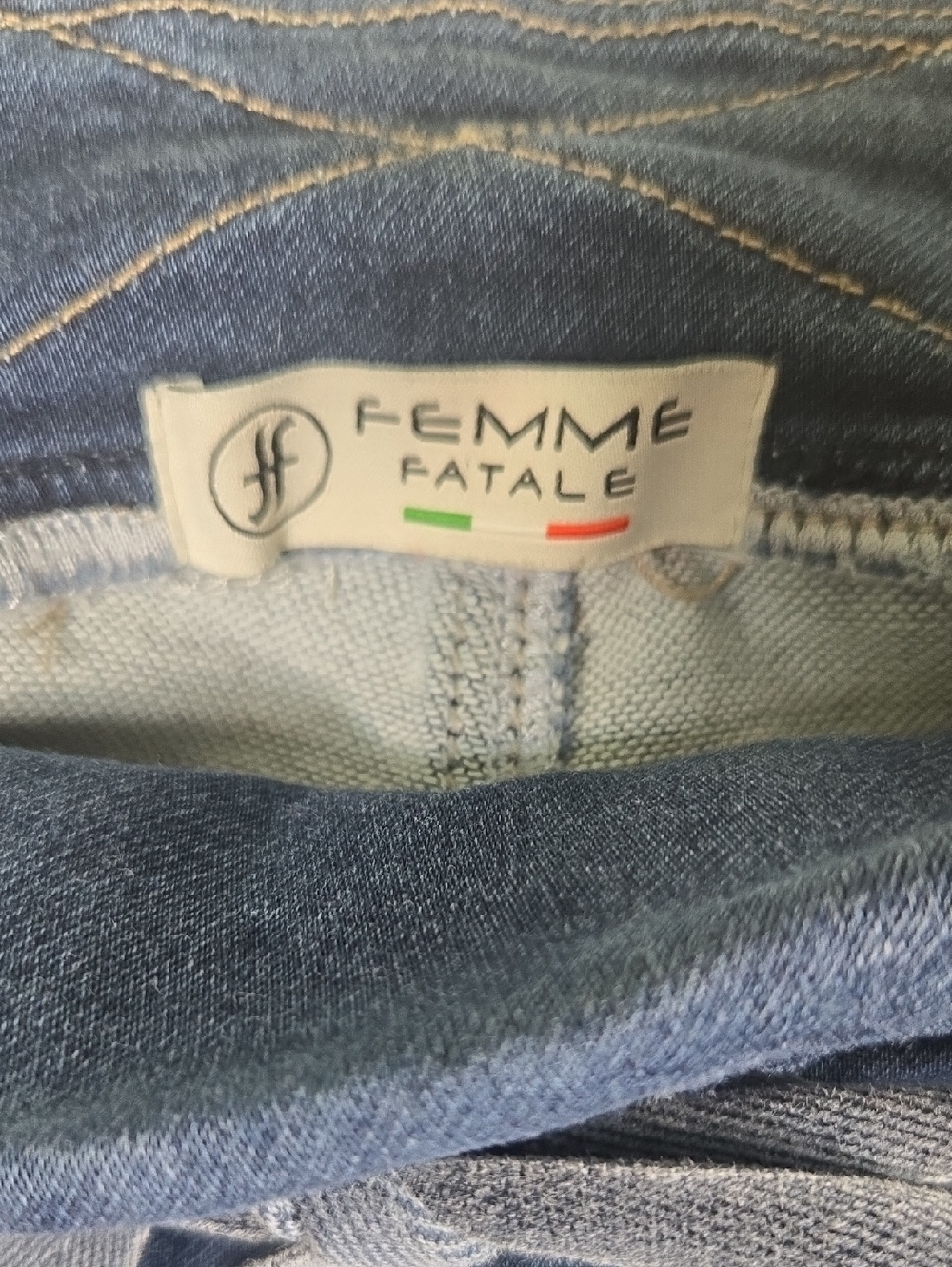 Femme Fatale Drawsting Jeans - Picture 2 of 11
